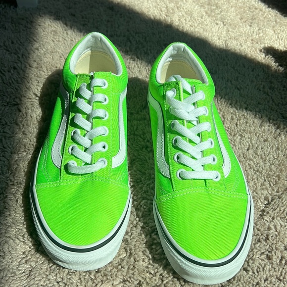 (Neon) Green Gecko/are Wht - Picture 1 of 3